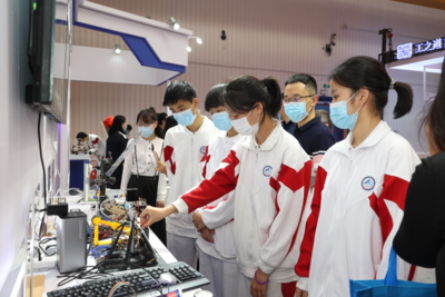 2021世界機器人大會:小小發明家們登上科技舞臺